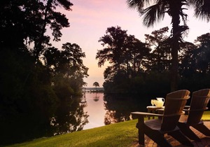 Charming Riverside Haven with Fire Pit & Resort Perks in Palmetto Bluff