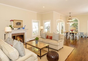 Charming Triangle Park Home - West End - Perfect Location for Summer & Winter!