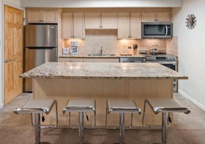 Chateau Chaumont Unit 9, Second-Floor Corner Condominium with Prime Location in Aspen