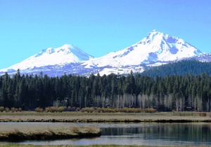 CHC #67 Walk to Lodge Rec Area, Stunning Lake & Mountain Views!