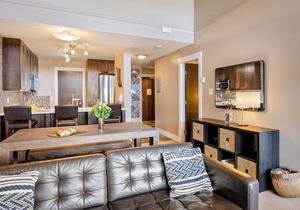 Chic 3-Bedroom [2BR+Loft] ~ Ski In-Out ~ TopFloor ~ Fireplace ~ AC