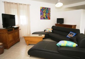 Chic Holiday Home in Pradons with Swimming Pool