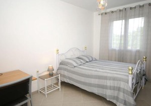 Chic Holiday Home in Pradons with Swimming Pool