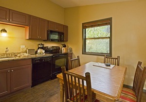 Christmas Mountain Village, Wisconsin Dells, 2 Bedroom Cottage