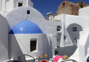 Church and Cave - Santorini Private Residences