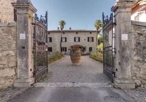 Ciliegiolo-standard room for 2 in the main village