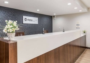 Clarion Pointe East Lansing University Area