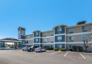 Clarion Pointe Indianapolis Airport