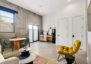 Claudia Hotel - Unit 4 Sense of Calm and Relaxation, Walking Distance
