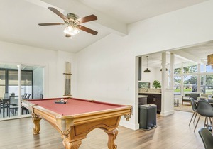 Clean & Cozy Pool House 5 miles from Sarasota D/T