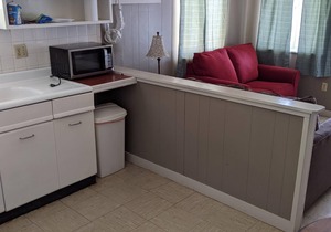 Clean, full kitchen, stand alone cabin adjoining Lake Barkley State Park