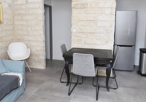 CLEAR GROUND FLOOR APARTMENT CLOSE TO THE HISTORICAL CENTER