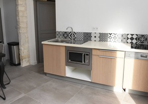 CLEAR GROUND FLOOR APARTMENT CLOSE TO THE HISTORICAL CENTER