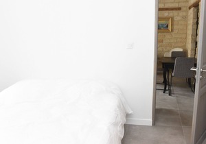 CLEAR GROUND FLOOR APARTMENT CLOSE TO THE HISTORICAL CENTER