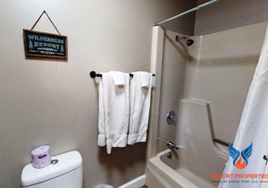 Close to Bike Park; Newly remodeled; Fire Place; Washer/Dryer! Windchimes 305