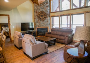 Close to SDC. 4 Bed, 4 Bath Lodge at beautiful Stonebridge Resort.