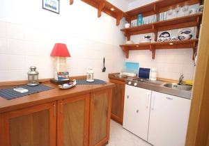 Coastal apartment in Vis near sea