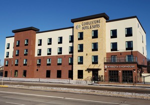 Cobblestone Hotel & Suites - Appleton International Airport