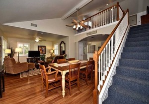 Comal River access - Charming River Retreat – Walk to Downtown & Tubing!