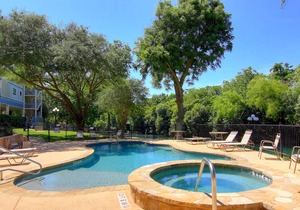 Comal Riverfront with Pool & Hot tub! Walk to downtown Tube rental next door!