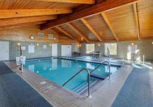 Comfort Inn & Suites Jackson - West Bend