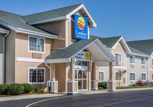 Comfort Inn & Suites Jackson - West Bend