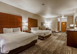 Comfort Suites at Royal Ridges