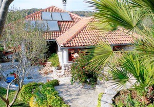 Comfortable and spacious house with terrace and sea view Bobovišća na Moru, Brač (K-14405)