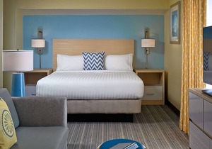 Comfortable Countryside Stay! Onsite Pool, Free Breakfast, Pets Allowed