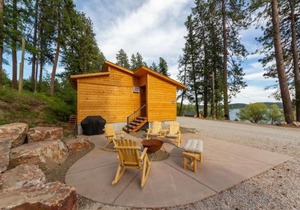 Comfortable Duplex Unit - Beautiful Lake Views!