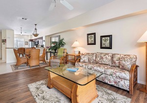 🏖️Concierge Included | Walk to Restaurants & Shopping | AC | Infinity Pool!