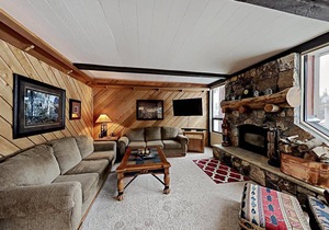 Condo ∙ 2 bedrooms ∙ 6 guests