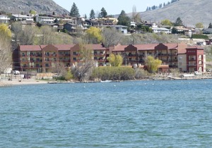 Condo by the Lake-With Picture Postcard View of Lake & City