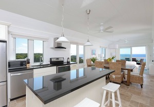 Condo w/Views, Beach, Htd Pool, Pickleball, Golf Cart,Gym, Walk to Restaurant