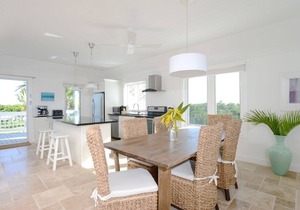 Condo w/Views, Beach, Htd Pool, Pickleball, Golf Cart,Gym, Walk to Restaurant