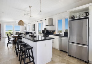 Condo w/Views, Beach, Htd Pool, Pickleball, Golf Cart, Gym,Walk to Restaurant