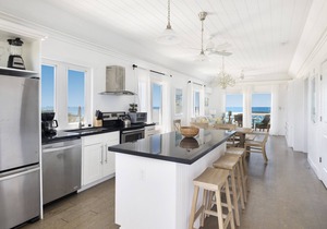 Condo w/Views, Beach, Htd Pool, Golf Cart, Kayaks, Gym, Pickleball Court!