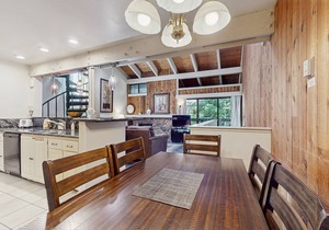 Condo with pool, hot tub & lake access