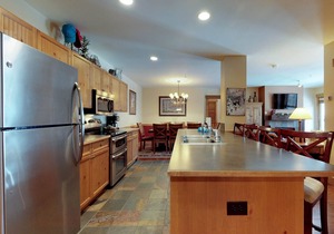 Condo with Shared Pool, Sauna & Hot Tub, WiFi, and Washer/Dryer - Walk to Gondola