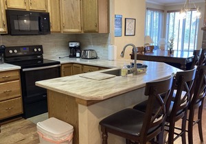 Contact Free Mtn Escape, Wood Fireplace, Family Friendly, Free Parking, Wifi