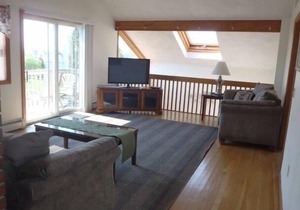 Contemporary 5 Bedroom Home .Easy walk to the beach. Central air