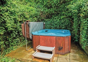 Contemporary cottage style two storey lodge.