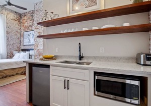 Contemporary Marigny Apt on Frenchmen St.