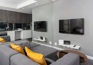 Contemporary Studio Apartment | Aircon | Fast WiFi