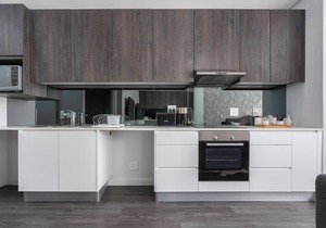 Contemporary Studio Apartment | Aircon | Fast WiFi