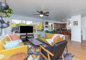 Convenient Anchorage Loft near Downtown, Restaurants, Airport, and Trails