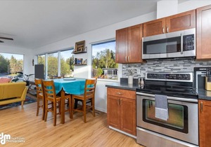 Convenient Anchorage Loft near Downtown, Restaurants, Airport, and Trails