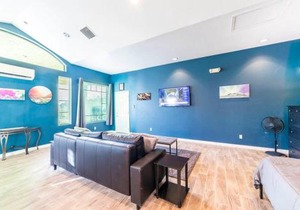 Coolidge Modern Studio right next to pool and amenities
