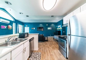 Coolidge Modern Studio right next to heated pool and amenities