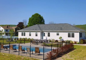 Coop Diamonds Luxury Rentals; Sunrise Estates 6